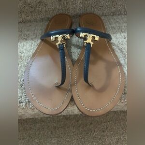 Tory Burch women’s sz 11 navy blue thong flats sandals leather gold logo EUC